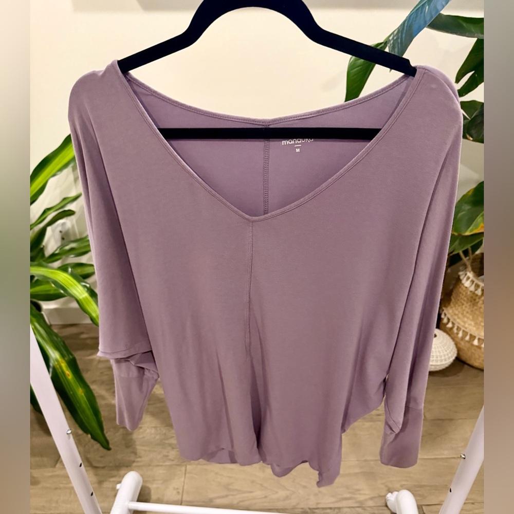 Manduka Women’s Yoga V-neck, Long Sleeve Top, Size M, Lavender